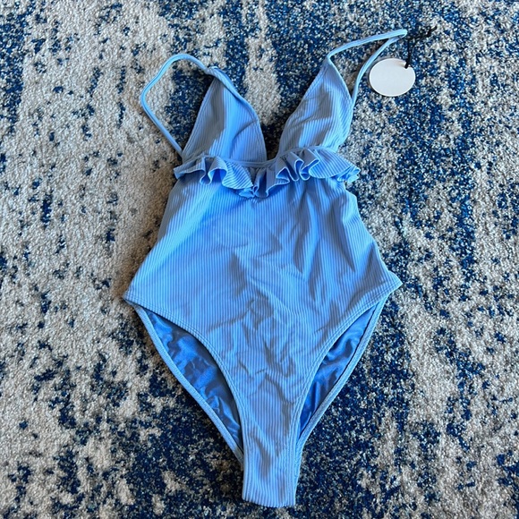 Tularosa Hazel One Piece in Sky Blue medium - Picture 5 of 10